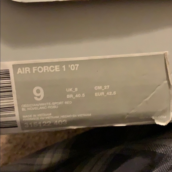 Air Force 1 nikes - Picture 3 of 4